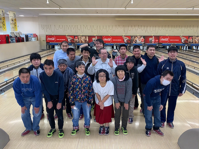 ボーリング大会集合写真